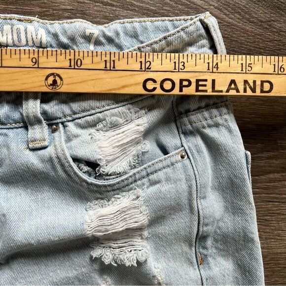 SWS Streetwear Society Mom Light Wash Distressed Ultra High Rise Jeans size 7 - Picture 6 of 8
